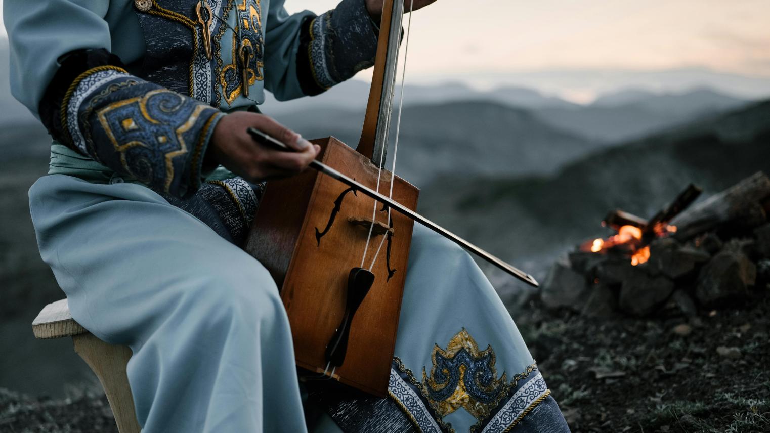 Harmonies of the Steppe: Lunchtime Melodies with Esen Borjigon and Zoorio Bayarsukh