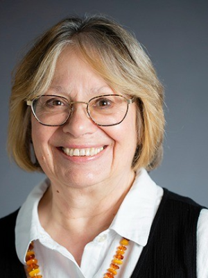 Dr Roslyn Russel