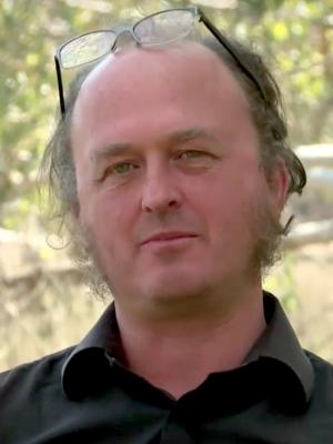 Dr Vic McEwan
